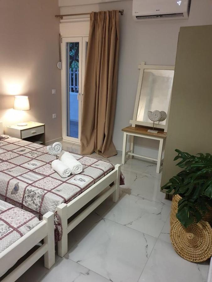 Eytyhias Yard Apartments In Poros Poros Town Esterno foto