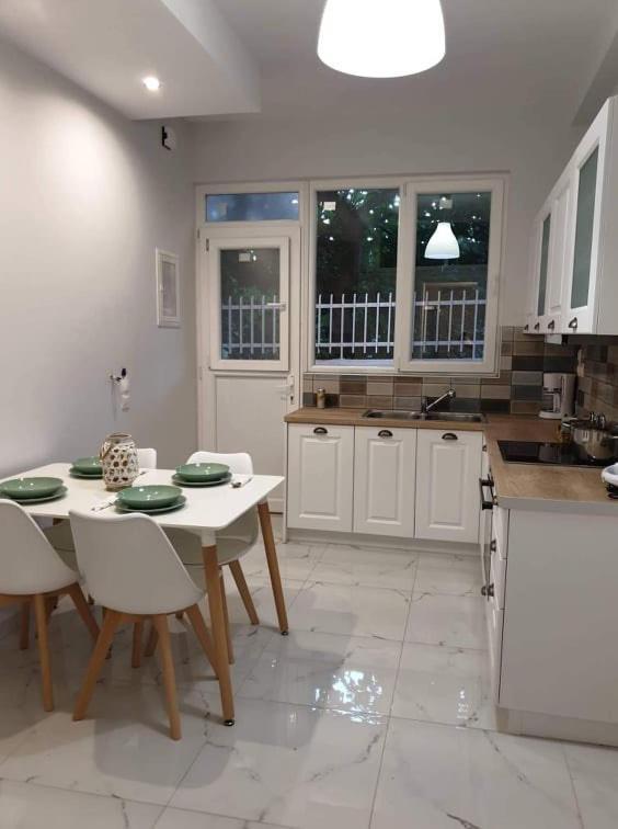 Eytyhias Yard Apartments In Poros Poros Town Esterno foto