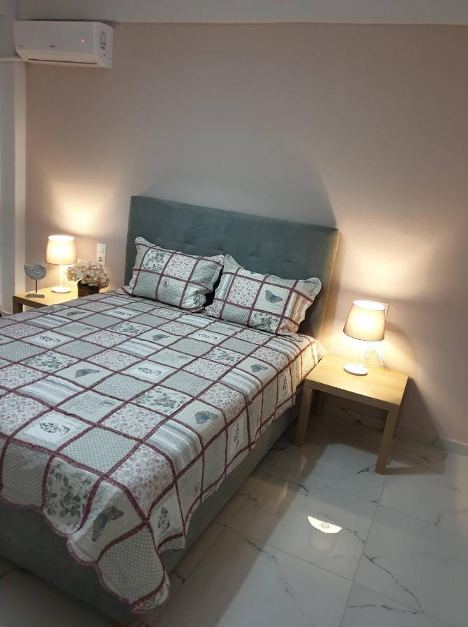 Eytyhias Yard Apartments In Poros Poros Town Esterno foto