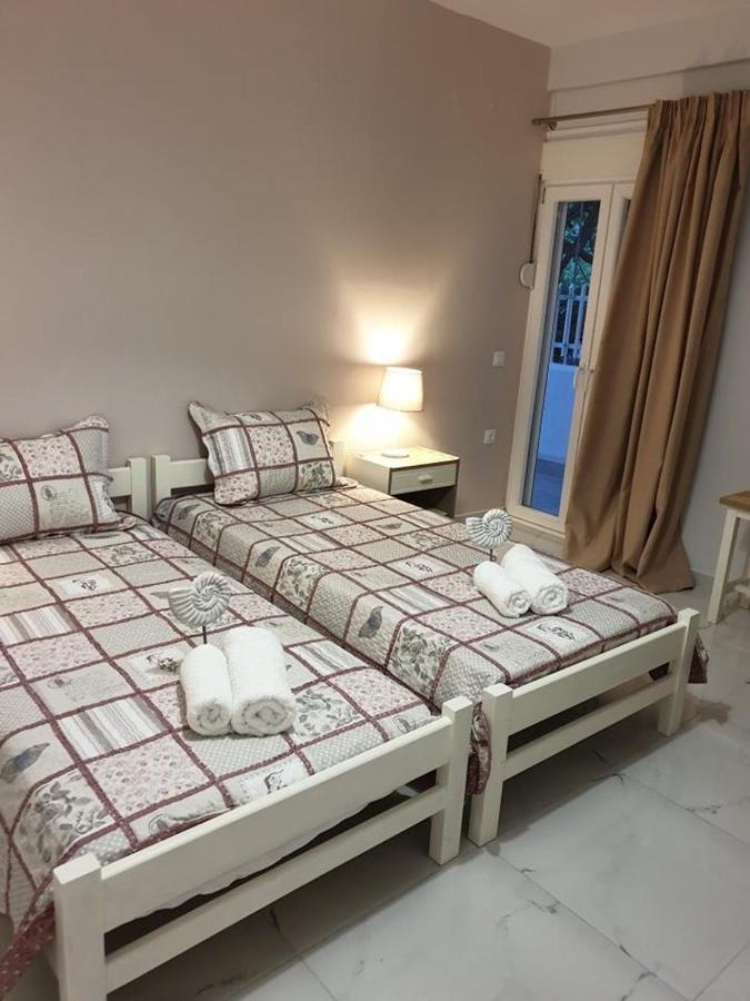 Eytyhias Yard Apartments In Poros Poros Town Esterno foto