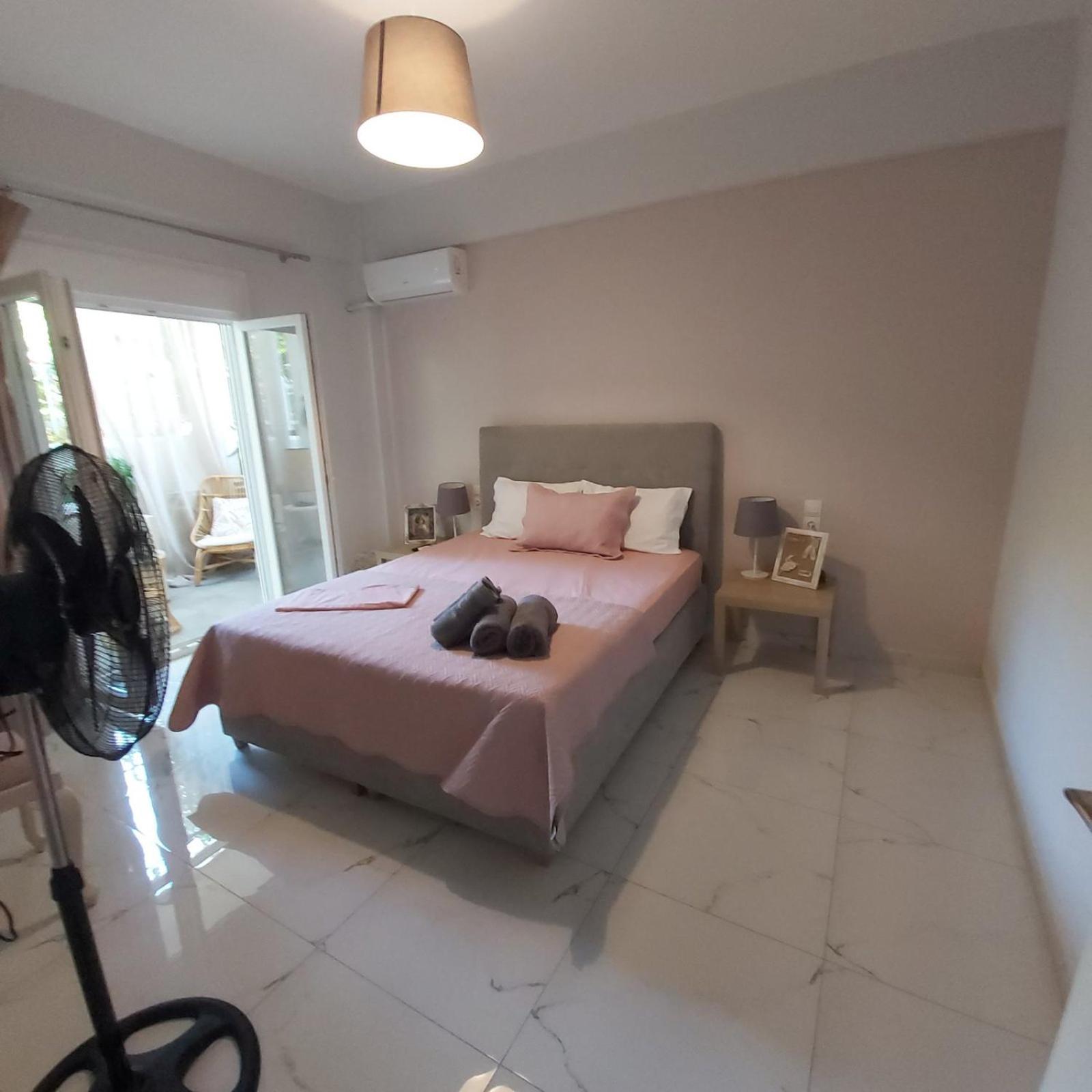 Eytyhias Yard Apartments In Poros Poros Town Esterno foto